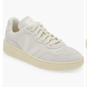 Veja V-90 Leather Sneaker
